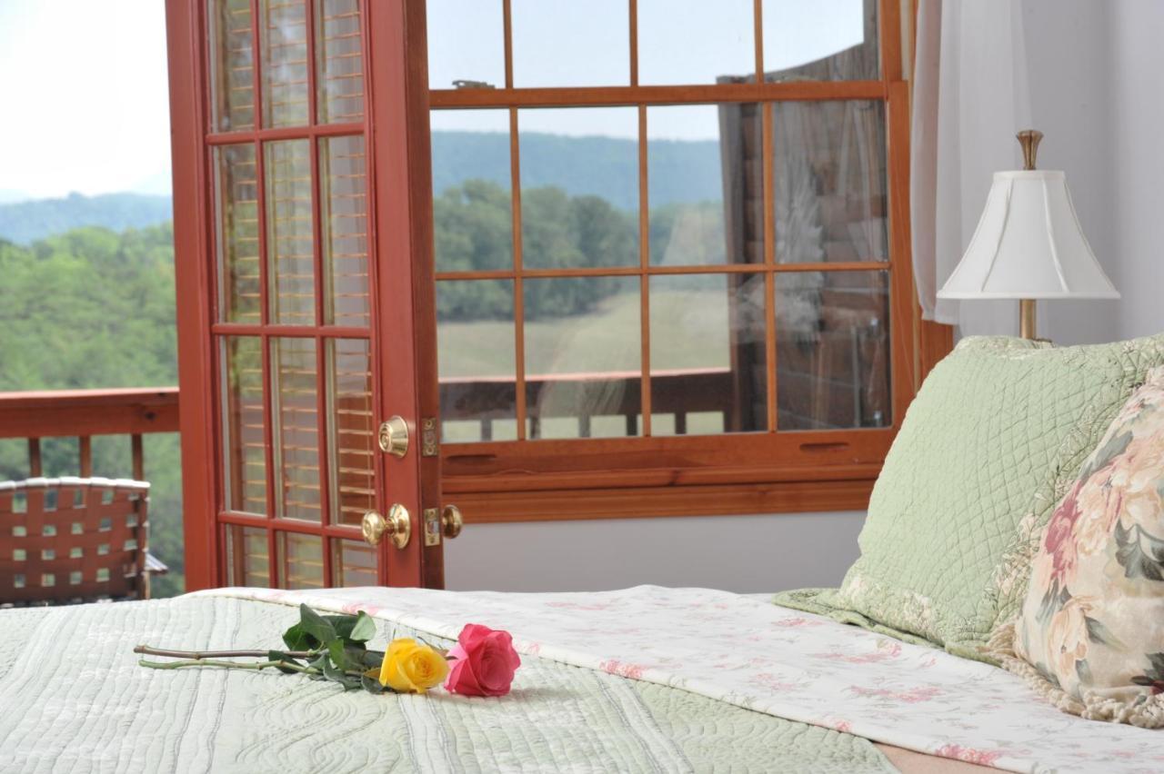 Berry Springs Lodge Sevierville Oda fotoğraf