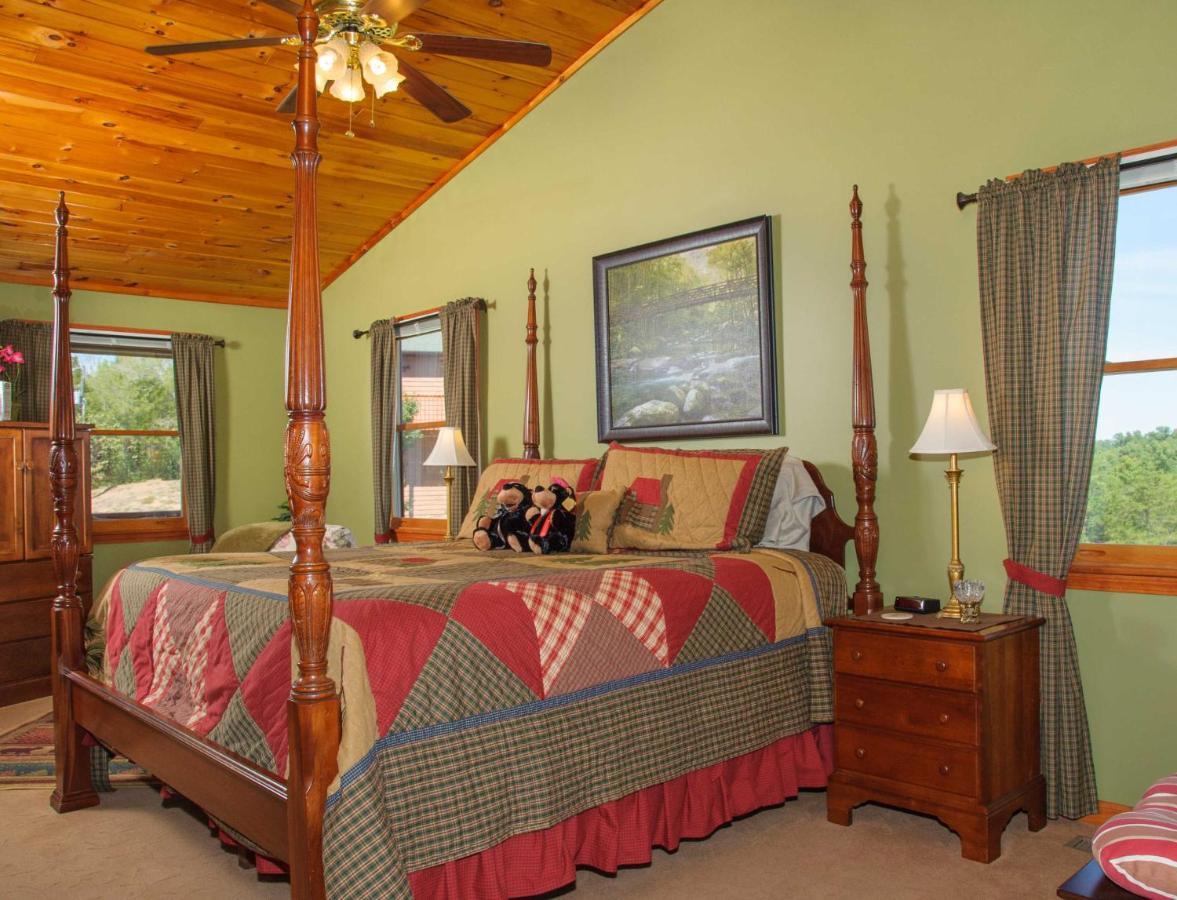 Berry Springs Lodge Sevierville Oda fotoğraf