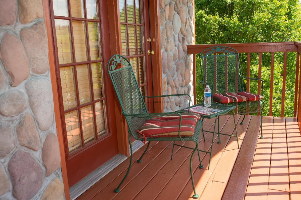 Berry Springs Lodge Sevierville Oda fotoğraf
