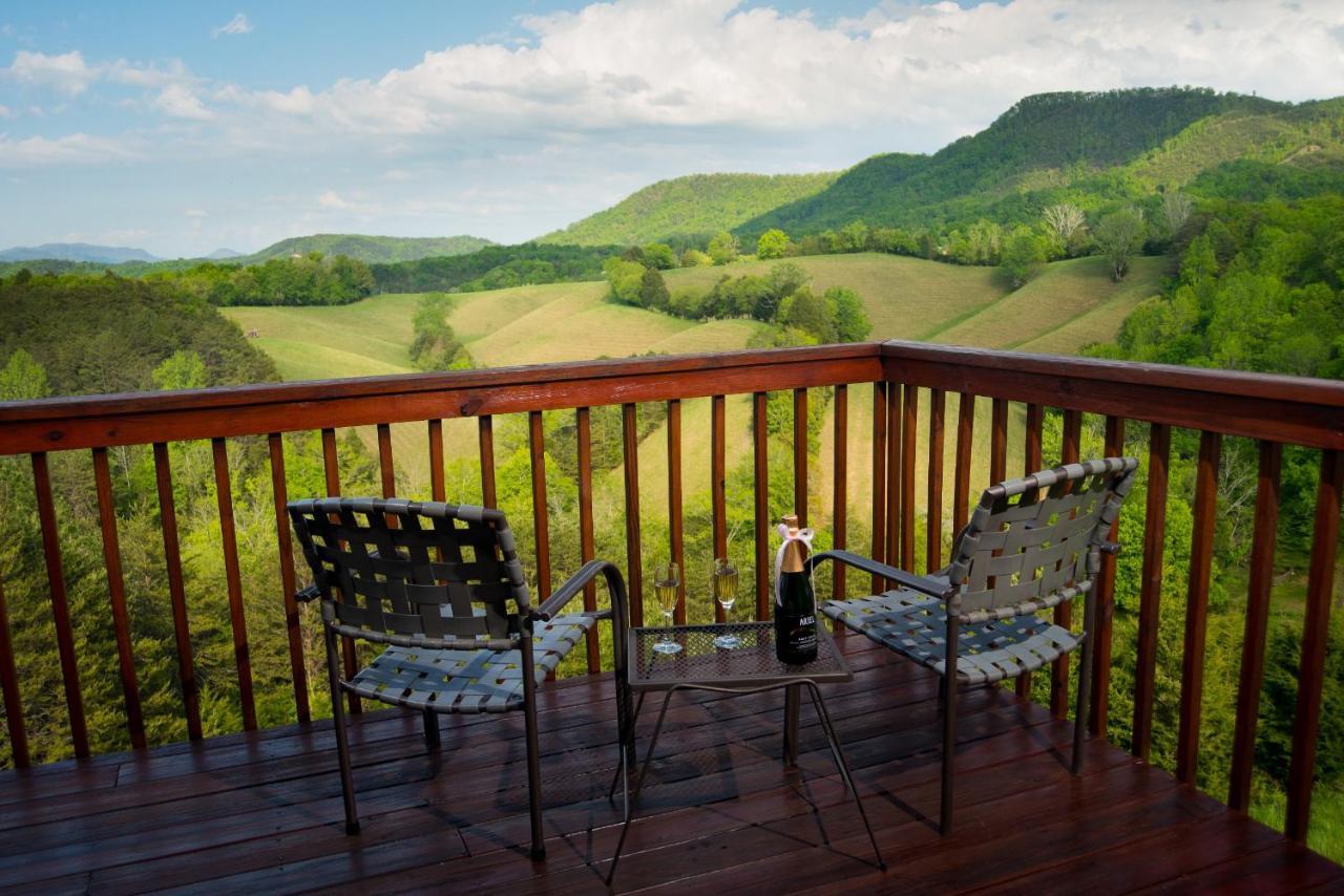 Berry Springs Lodge Sevierville Oda fotoğraf